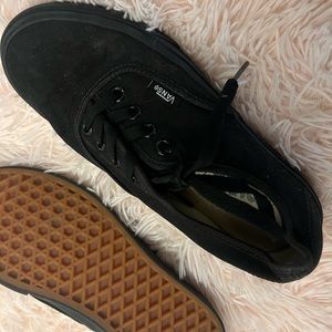 4.5 all black vans